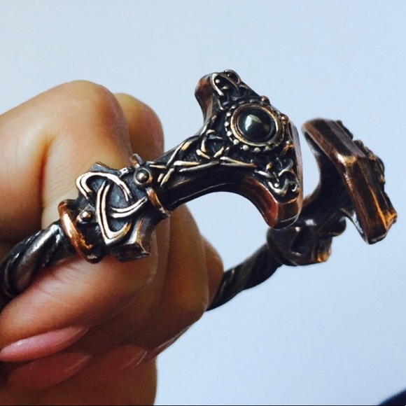 Thor Thunder-hammer Viking Torque Cuff - Picture 3 of 8